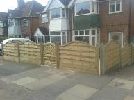 Wavey decorative fencing and gate