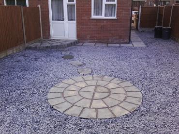 natural stone patio circle.